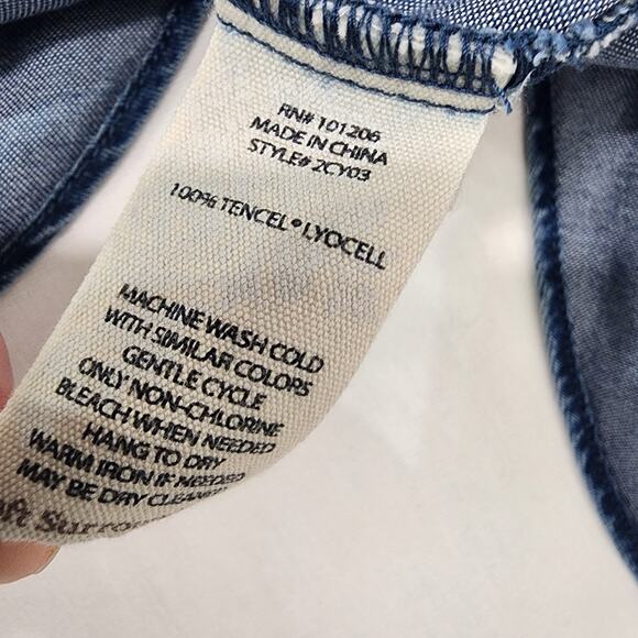 Soft Surroundings Womens Wendy Button Tunic Shirt Blue Chambray Denim V Neck Med - Picture 11 of 12